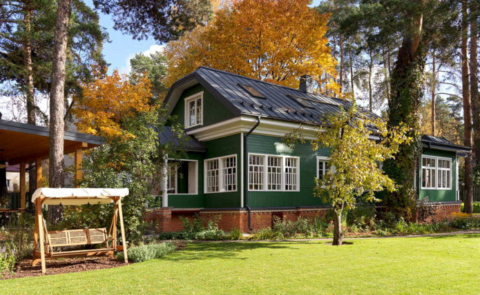 10 красивых домиков, которые осенью смотрятся еще лучше