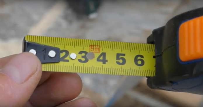 7 полезных фишек использования строительной рулетки, которые упростят ремонт