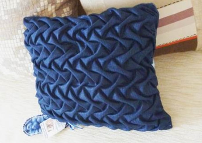 20 идей для создания диванных подушек своими руками