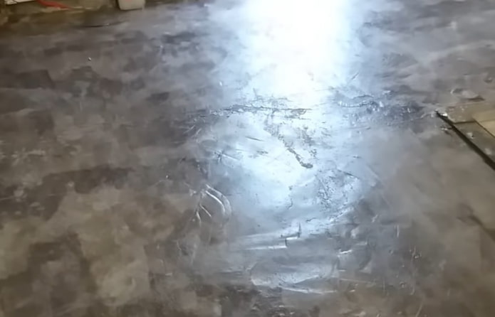 Как своими руками покрыть бетонный пол в гараже?