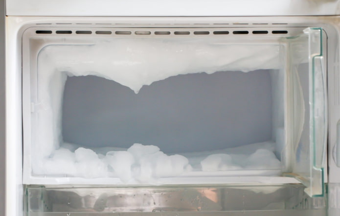 Как разморозить холодильник?