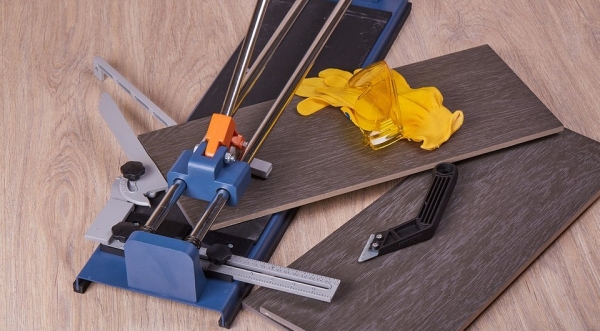 
                                Чем резать плитку: 7 лучших инструментов, инструкция по правильной резке без сколов                            